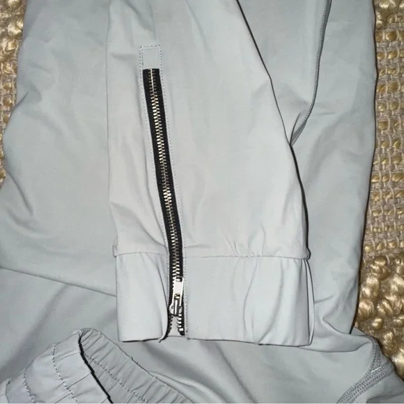 ZYIA Everywhere Joggers - Picture 2 of 3